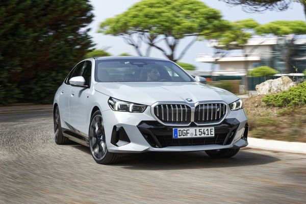 The 2024 BMW i5 EV Sedan Fully Analyzed - A New Era of Electric Luxury